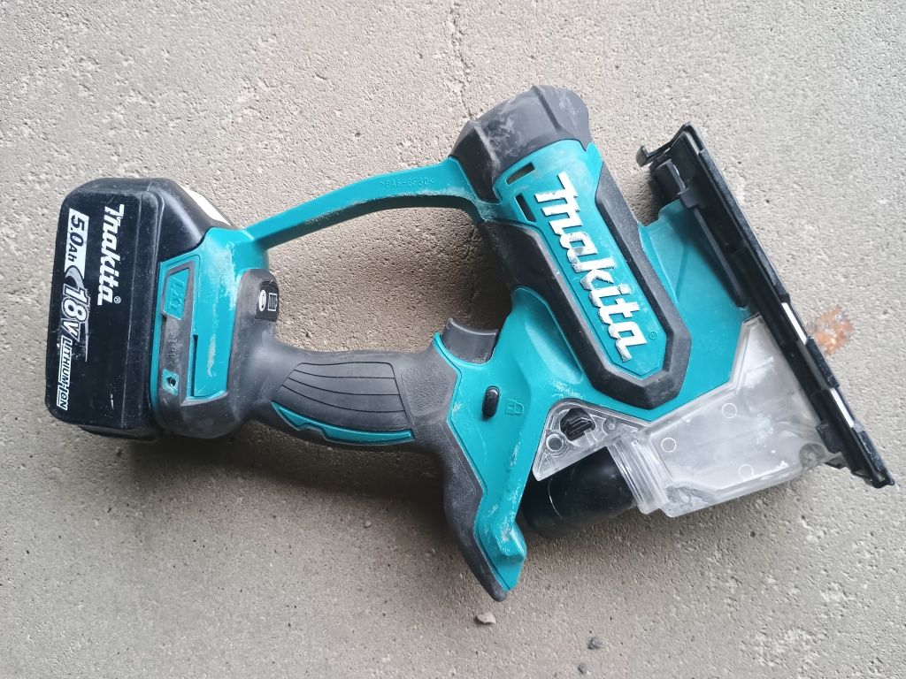 Piła do regipsów Makita DSD 180 + aku 18 V li-ion 5,0 ah wyrzynarka