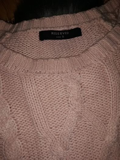 Sweter tunika brzoskwiniowy Reserved rozmiar s warkocze