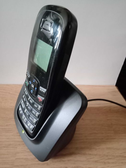 Telefon black Huawei ETS8121 stacjonarny ze stacją bazową GSM na kartę