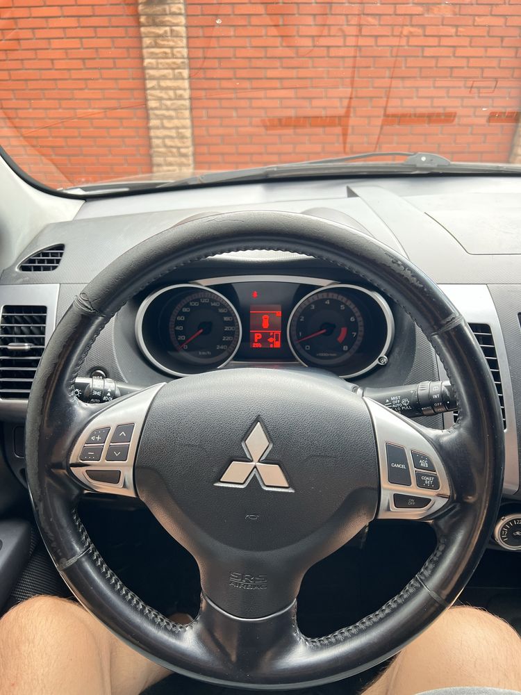 Mitsubishi Outlander XL