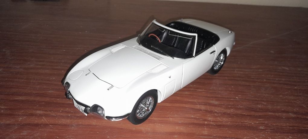 Centenas de miniaturas 1/18