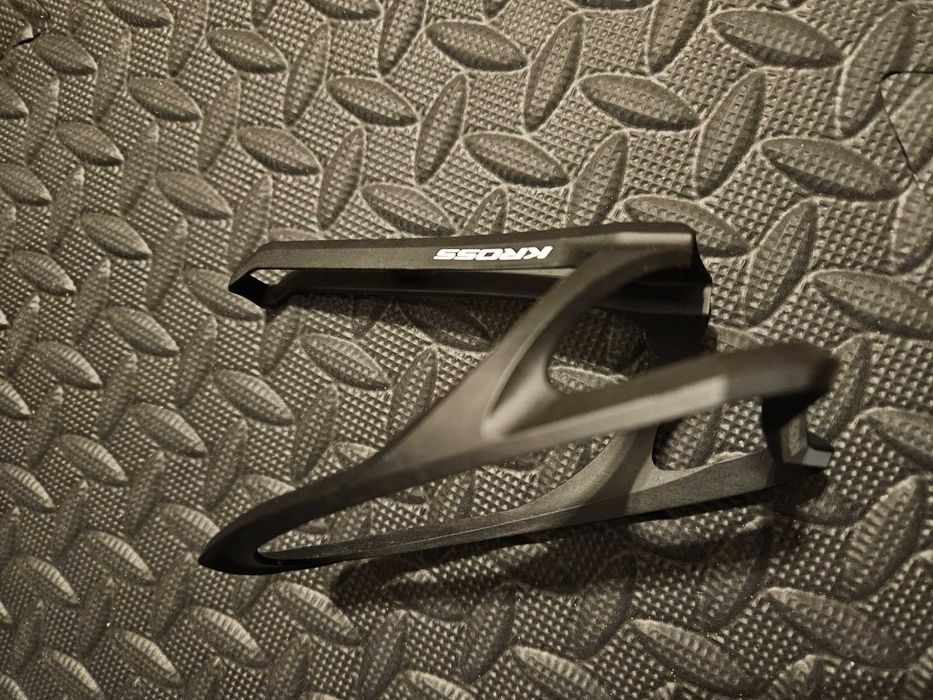 Karbonowy koszyk na bidon Kross Pro One