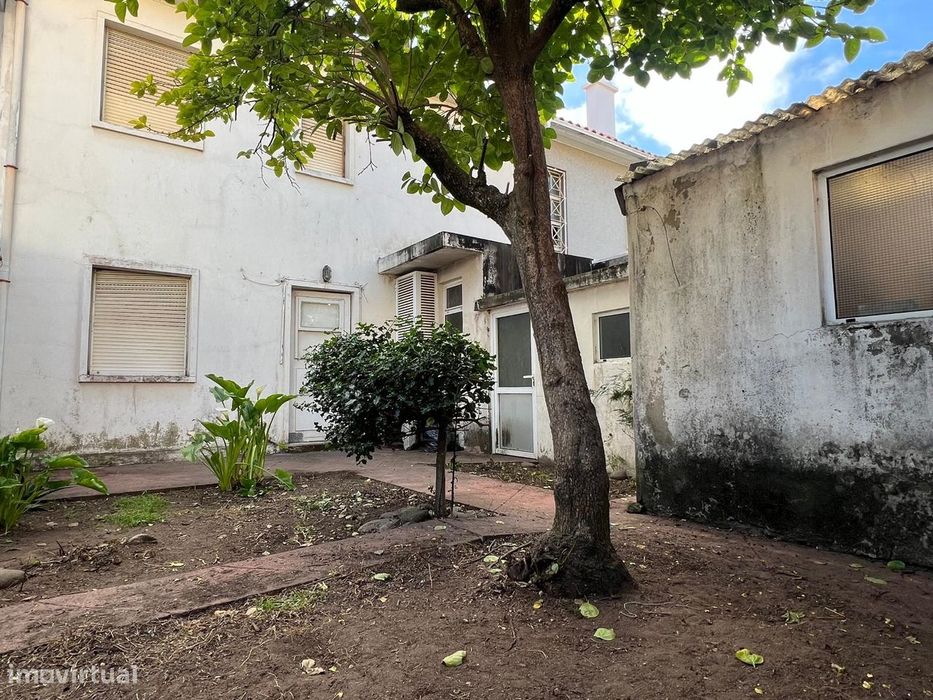 Moradia T3 c/ jardim no Bairro António Aroso - Porto