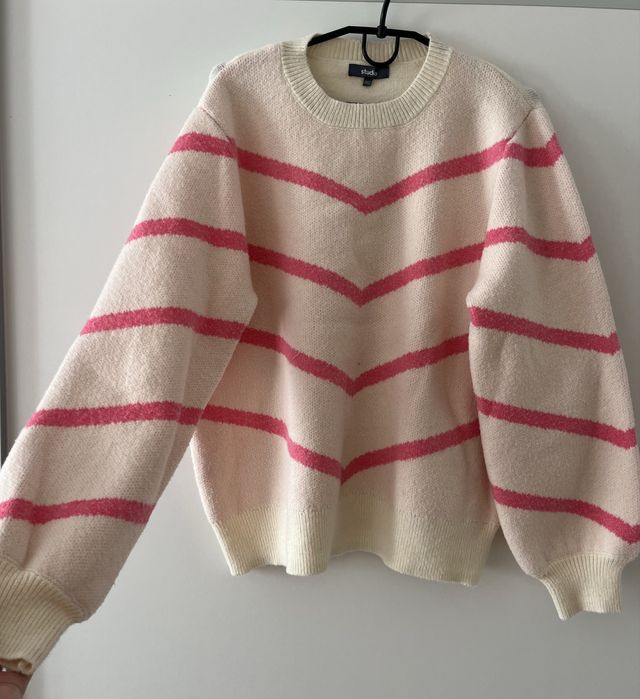 Теплий жіночий светр