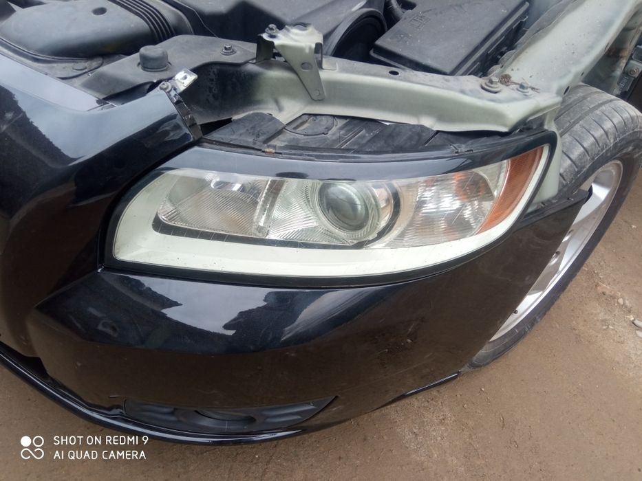 Передня фара ксенон і галоген Вольво в50 Volvo v50