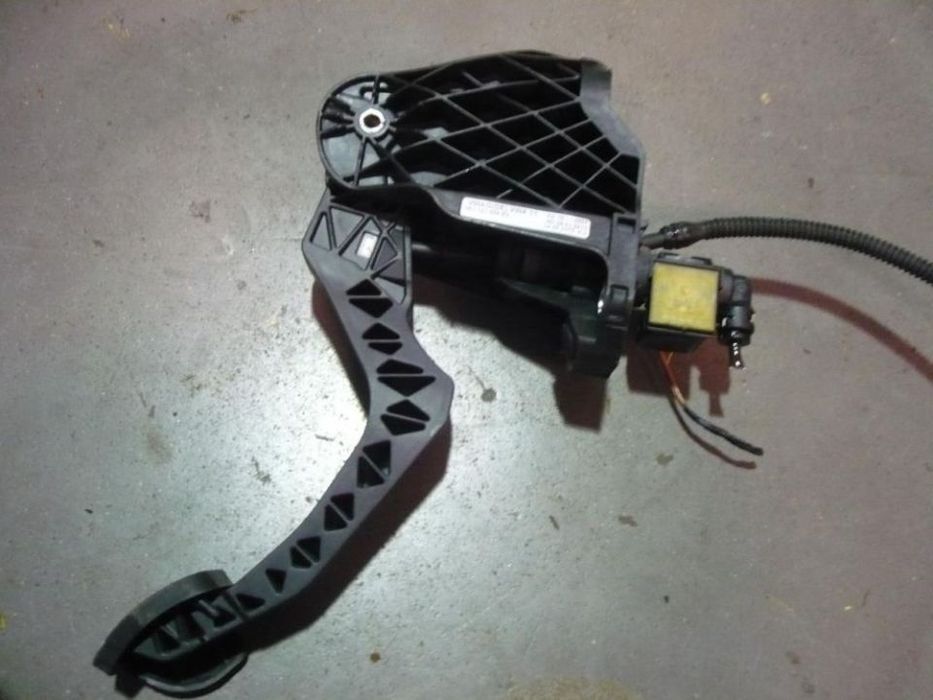 Pedal de embraiagem c/ bomba electrica - Seat Leon 1.6 tdi ( 2010 )