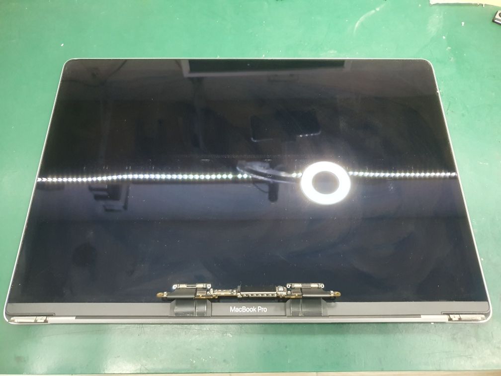 Lcd/display/ecrã Macbook Pro 15" A1990 18/19 ORIGINAL bom estado