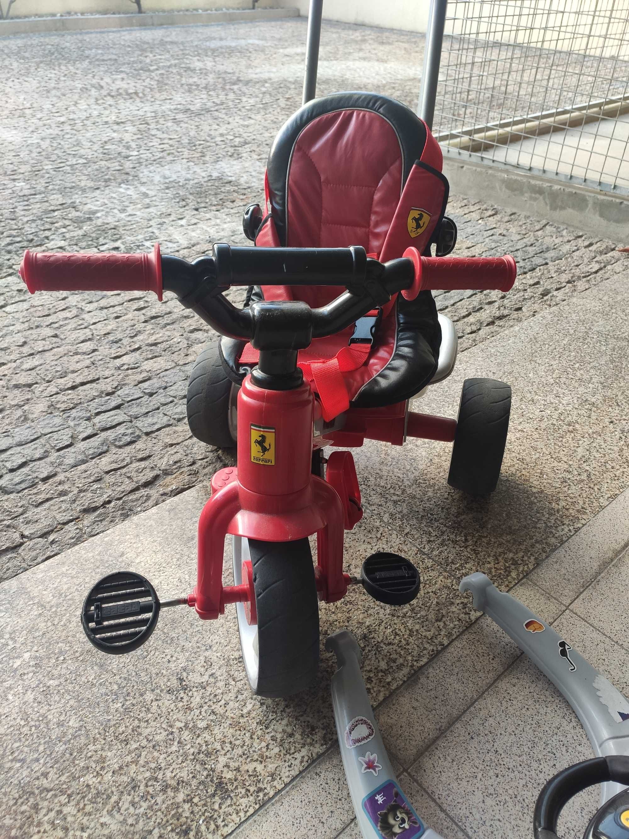 Triciclo Ferrari Feber