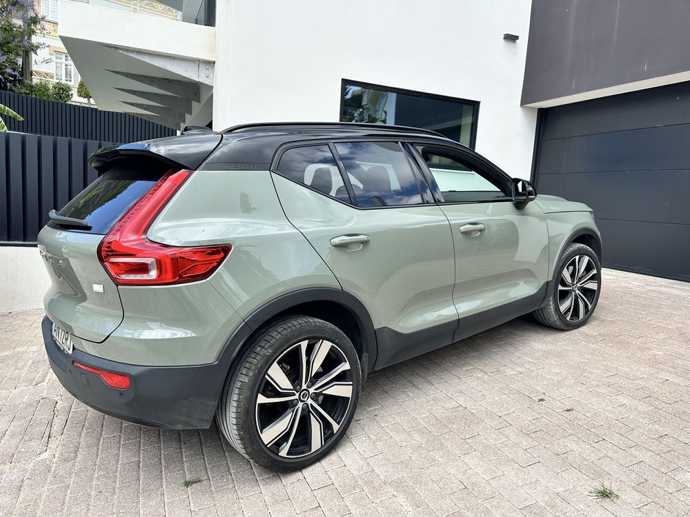 Volvo XC40 P8, AWD, Eléctrico, versão Dual Motor 408 cv