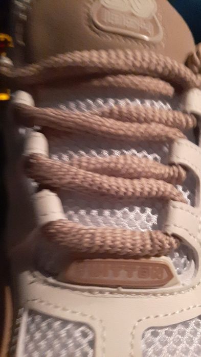 Sapatilhas LV, completamente novas, tamanho 43