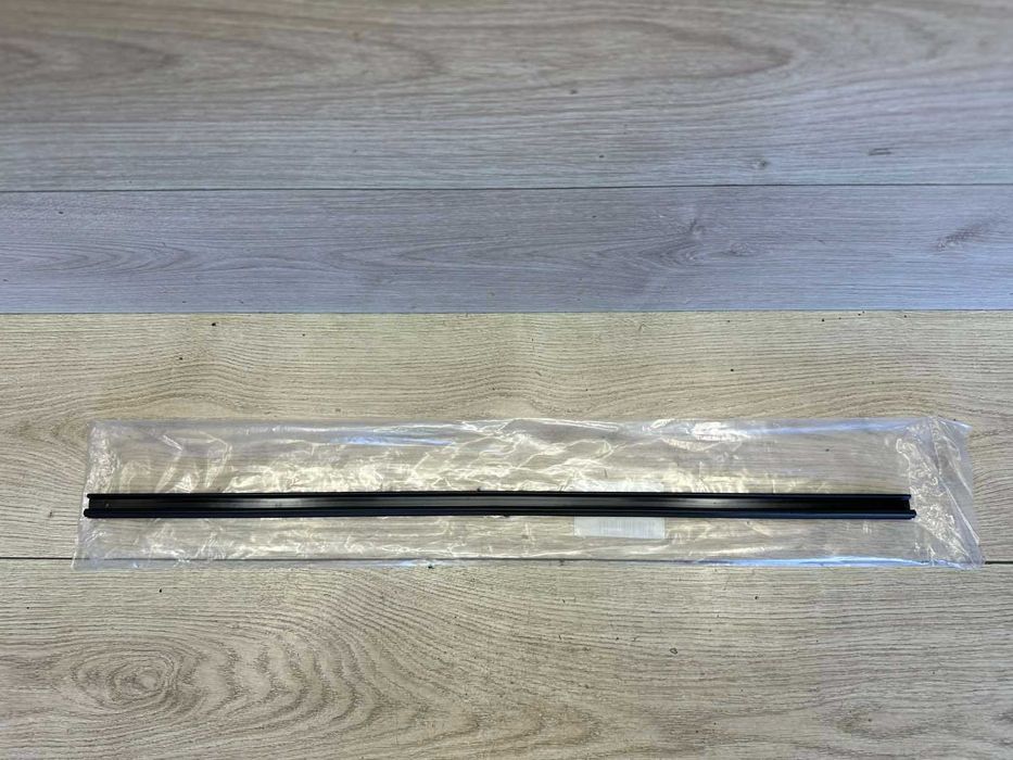 Направляюча вікна передня Fiat Doblo Фиат Добло Направляющая стекла