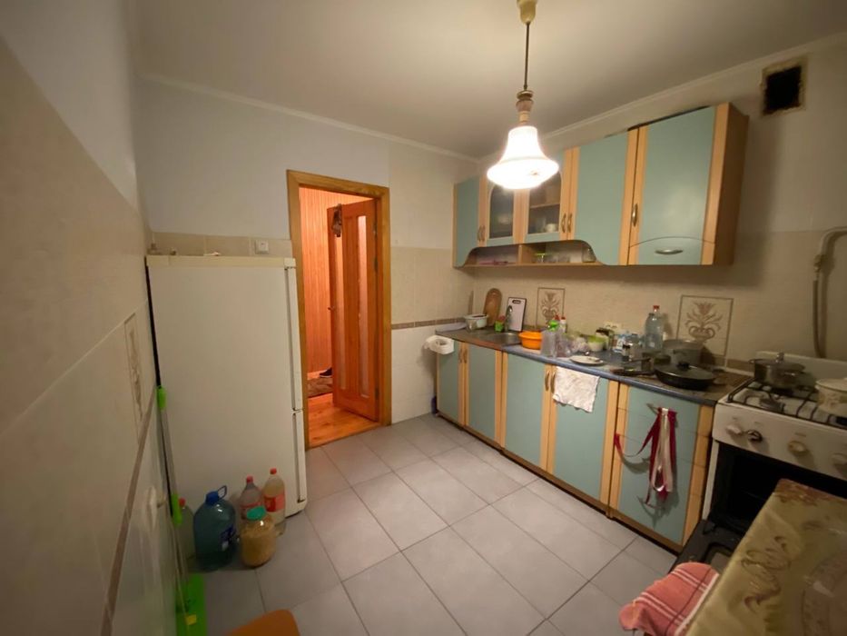 Здається окрема кімната без власника, 12 школа