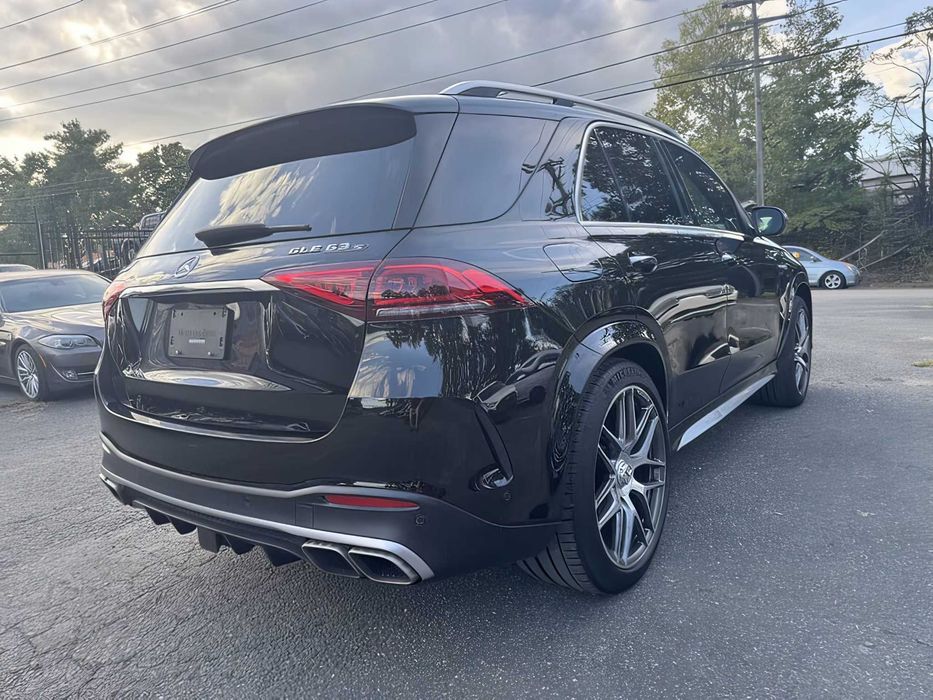 Mercedes-Benz GLE      2021