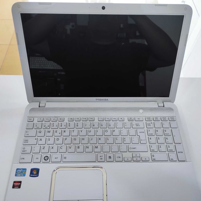 portátil Toshiba L850 avariado