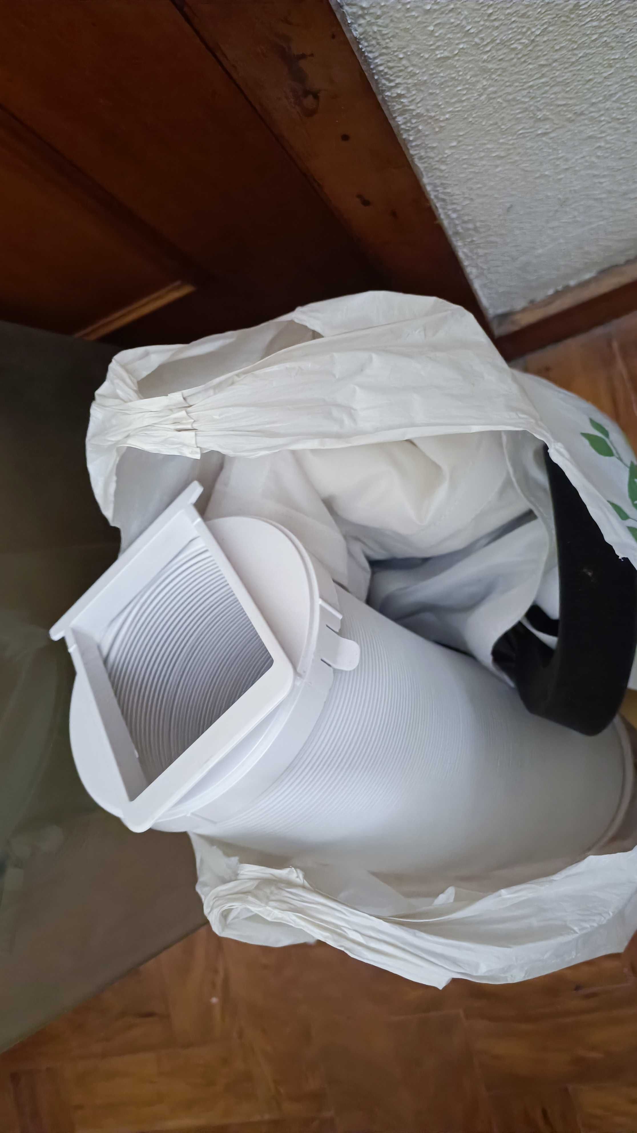 Ar Condicionado Portatil KUNFT em excelente estado + Vedação Janela
