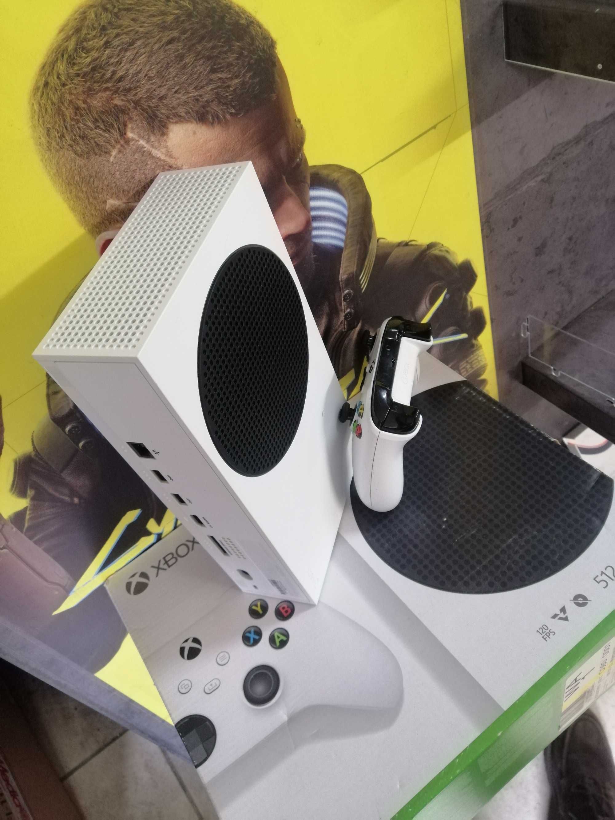 Konsola Xbox Series S Pad Stan B.Dobry . Gwarancja .