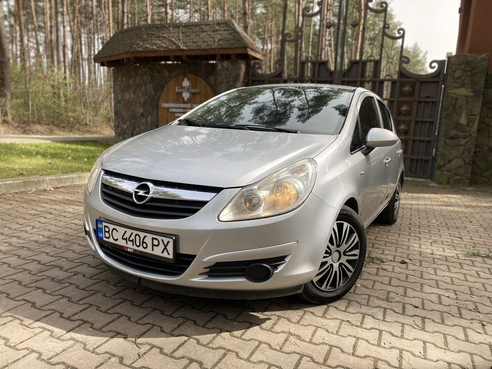 Продам Opel Corsa 2008 рік 1.4 бензин на автоматі