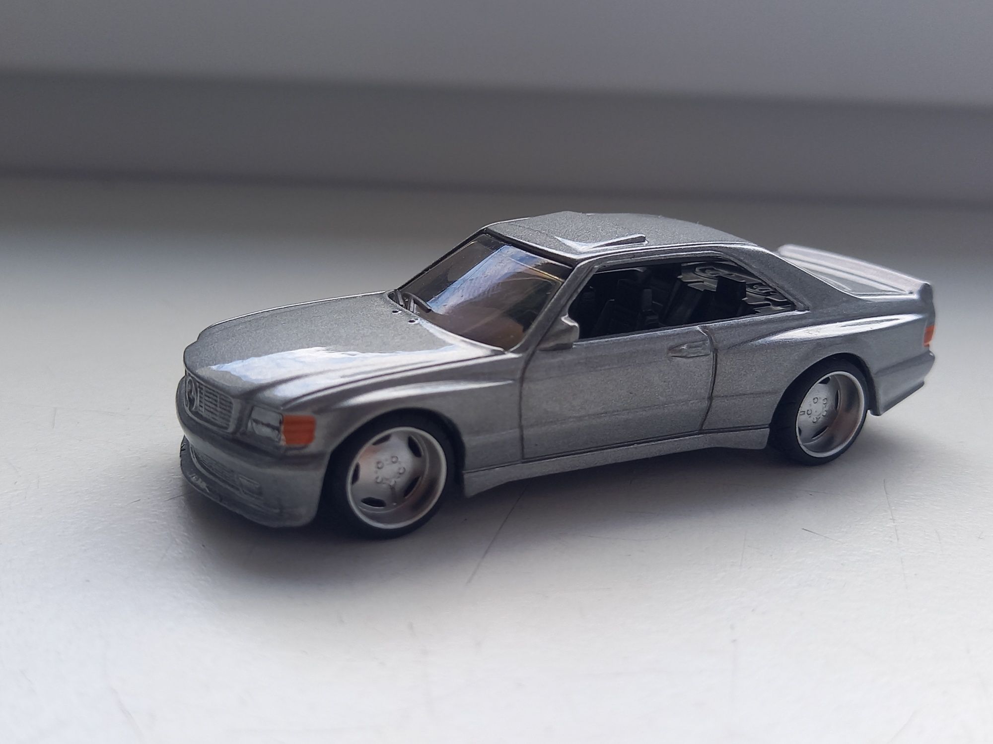 Hot Wheels Mercedes sec wheel swap