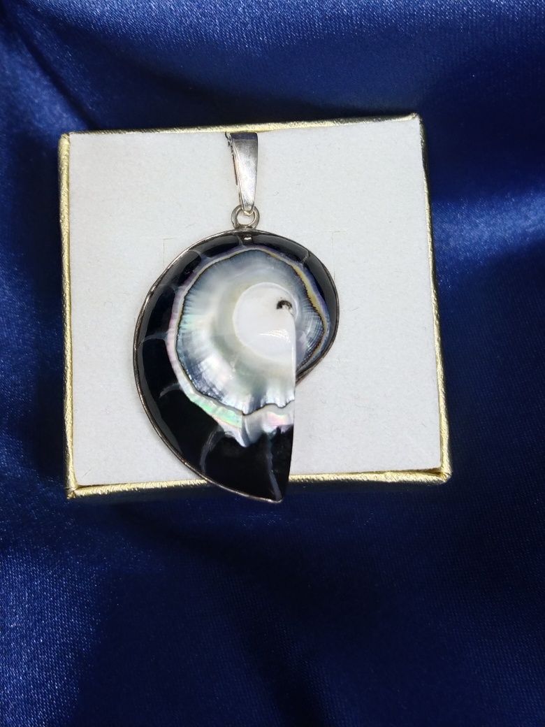 Srebrny wisiorek muszla mała, srebro 925 (141)