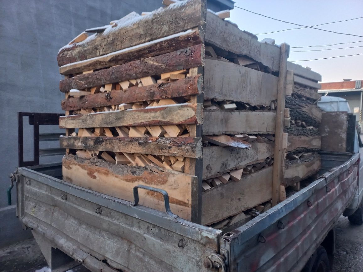 Продам дрова твердих порід дуб та ясен з доставкою