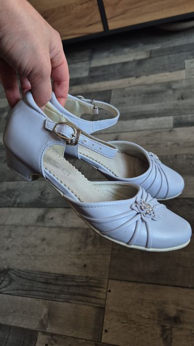 Białe buty pantofle do komunii na okazje 36