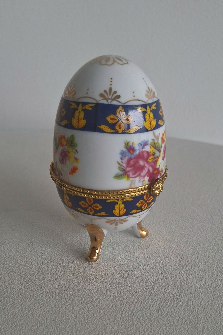porcelanowe jajko szkatułka, puzderko