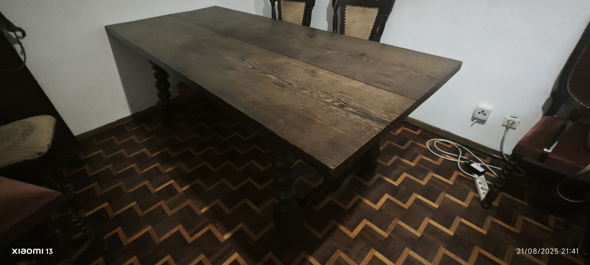 Mesa em Madeira panga panga