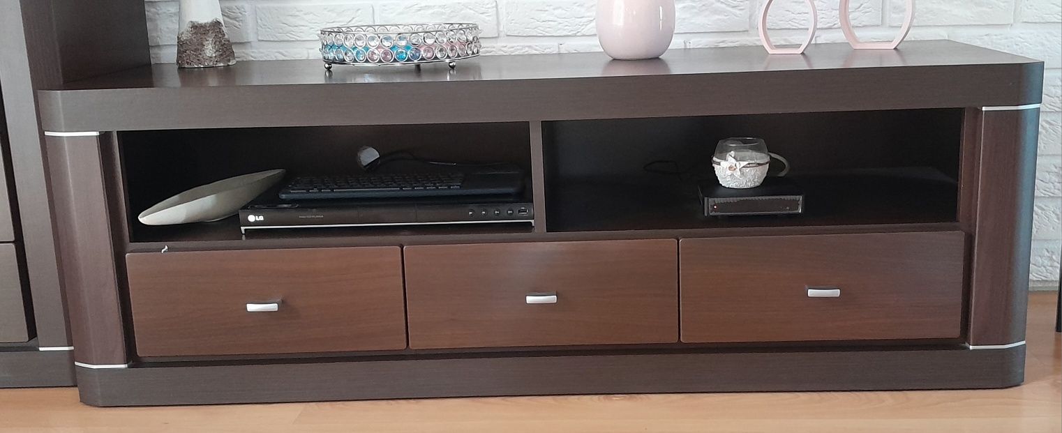 Zestaw rtv z witrynami