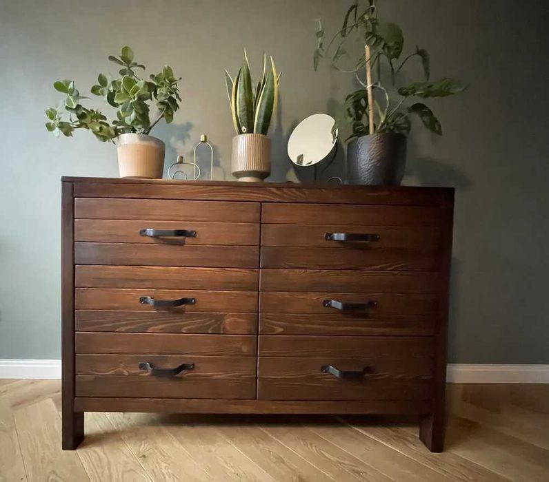 Drewniana komoda. Nieprzeciętna, styl loft lub rustykalny.