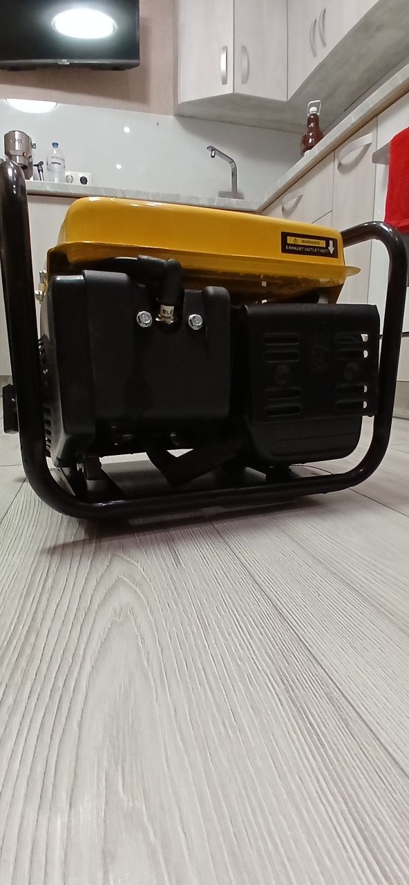 Бензогенератор. 1000W