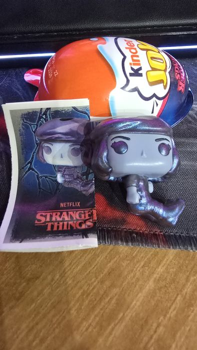 Figurka Kinder Joy x Stranger Things Funko Pop "Robin Upside Down"