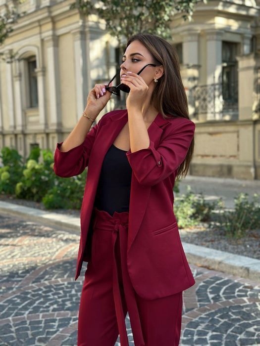 Ekskluzywny Garnitur Damski Adika Tango  Czerwień Bordowy Roz 38