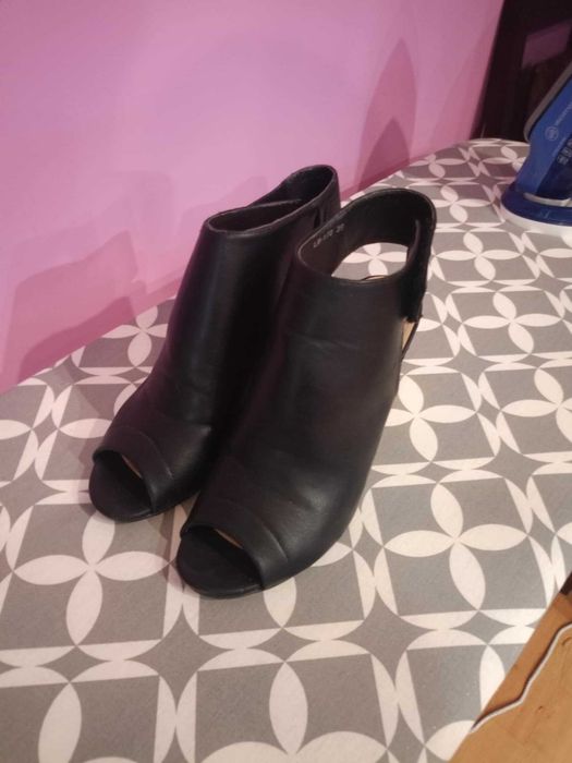 Buty bez pięty CM Paris