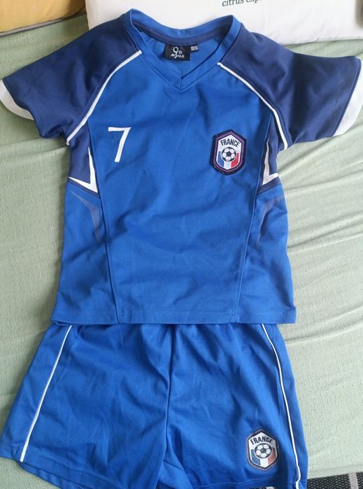 strój sportowy dla chłopca