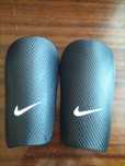 Ochraniacze piłkarskie Nike