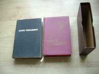 Starocie z PRL Dewocjonalia 2 x Nowy Testament wydany w 1982r. i 1955r
