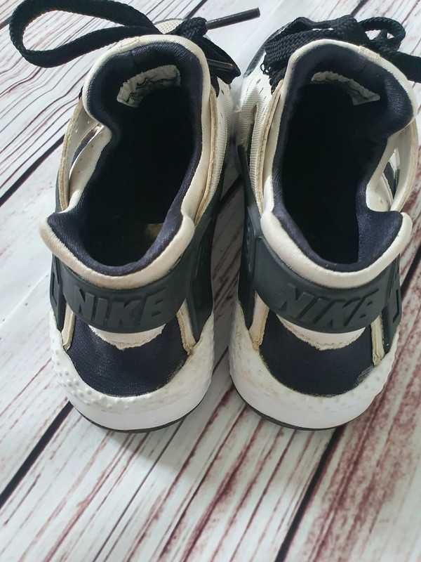 Nike Huarache 35