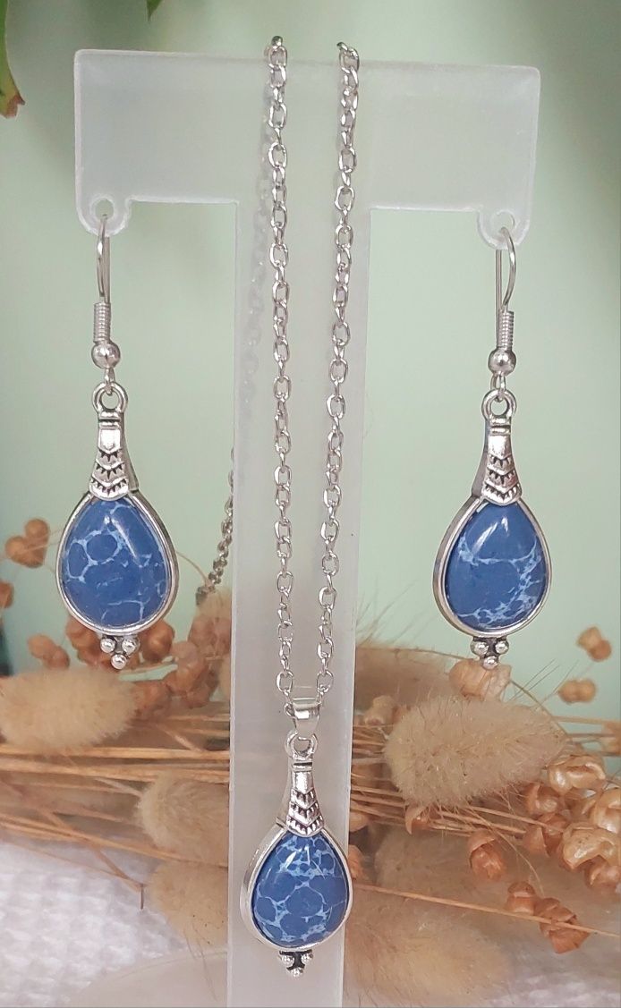 Conjunto de colar e brincos