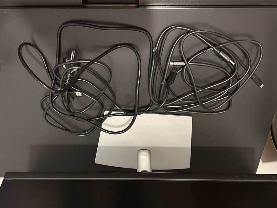 Gaming Monitor DELL with keyboard, mouse & cables