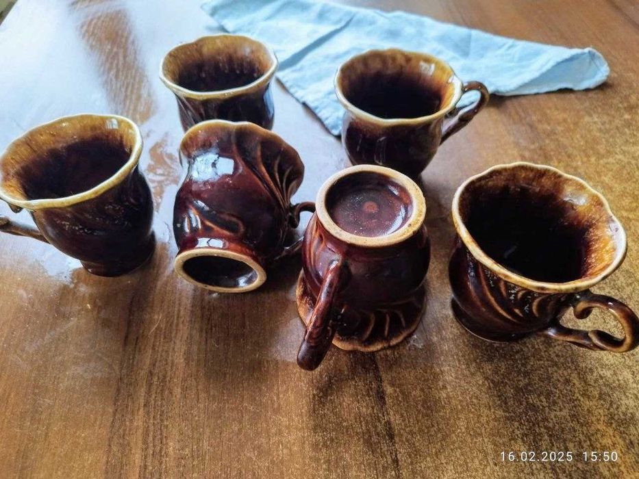 Глиняні чашечки ручної роботи