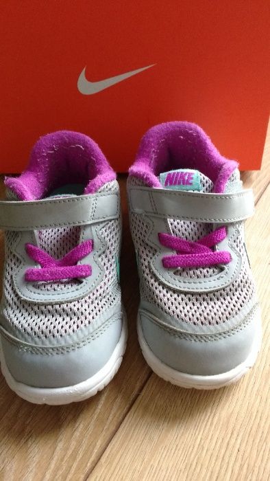 Buty NIKE, rozmiar 23,5
