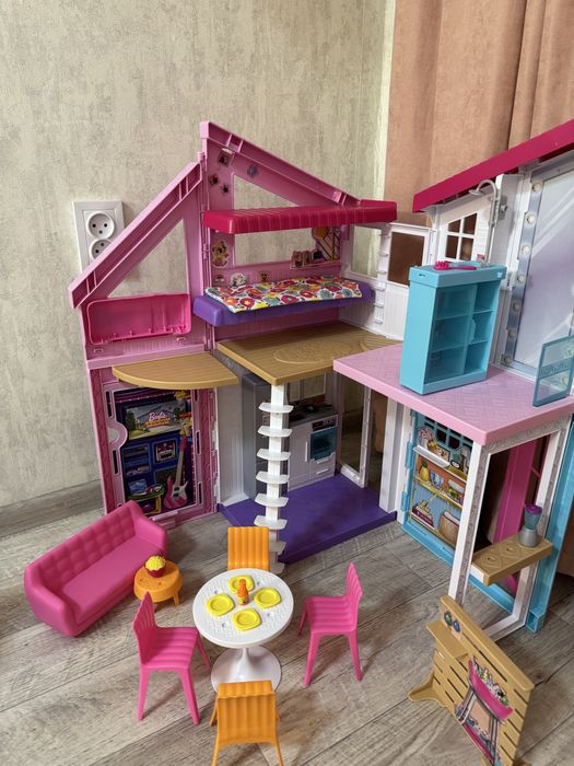 Ляльковий будинок для барбі Mattel Barbie Малібу