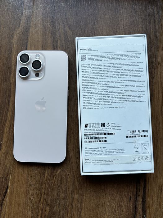 iPhone 16 Pro Max 256GB Kolor Tytan Pustynny - Stan Idealny