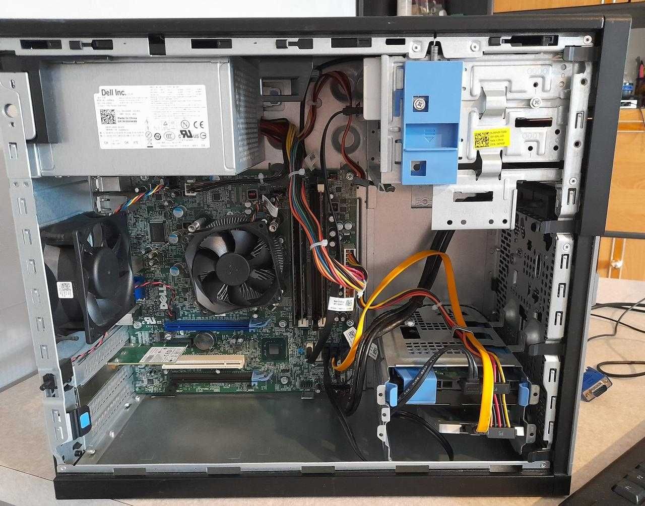 Komputer z monitorem Intel 12GB RAM SSD 240GB 1TB HDD Windows 10
