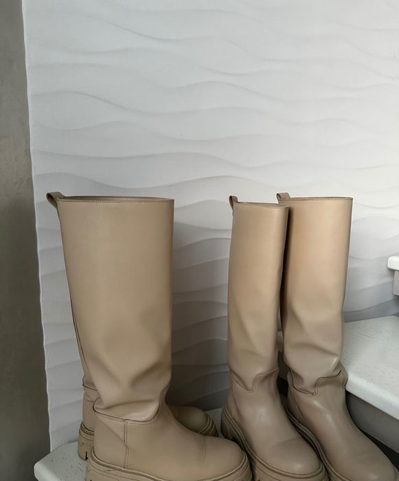 Чоботи , Весняні , Світлі ,Жіночі