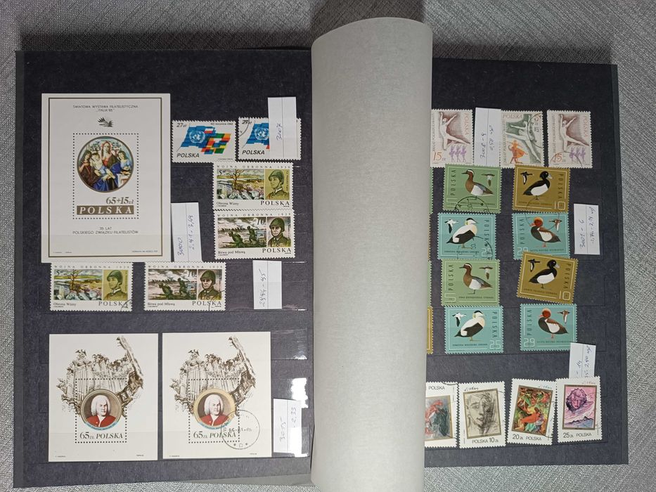 Znaczki pocztowe polskie z lat 1964 do 1988 wraz z klaserami