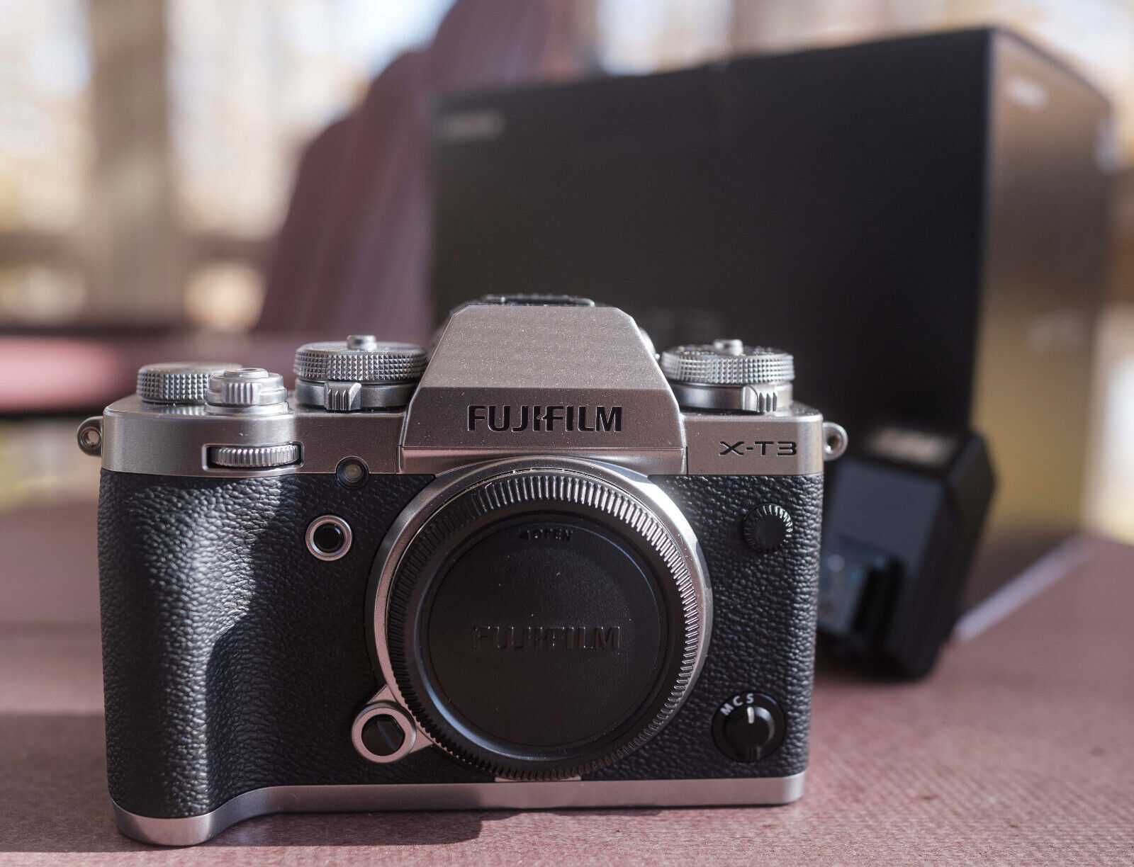 Fujifilm X-T3 boasts a 26.1MP APS-C-format X-Trans CMOS 4