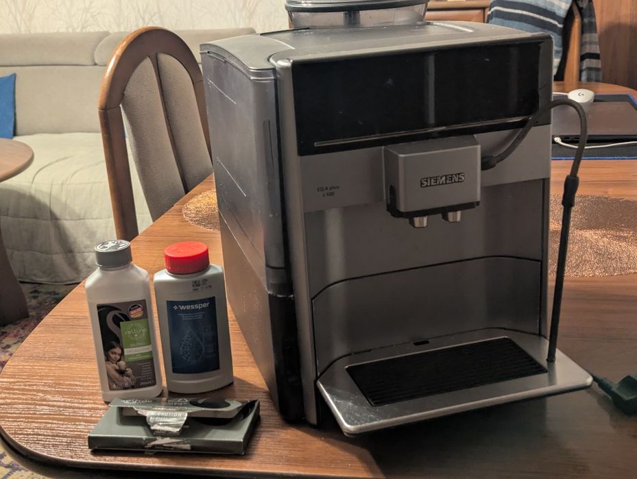 Ekspres do kawy Siemens EQ6 Plus + akcesoria