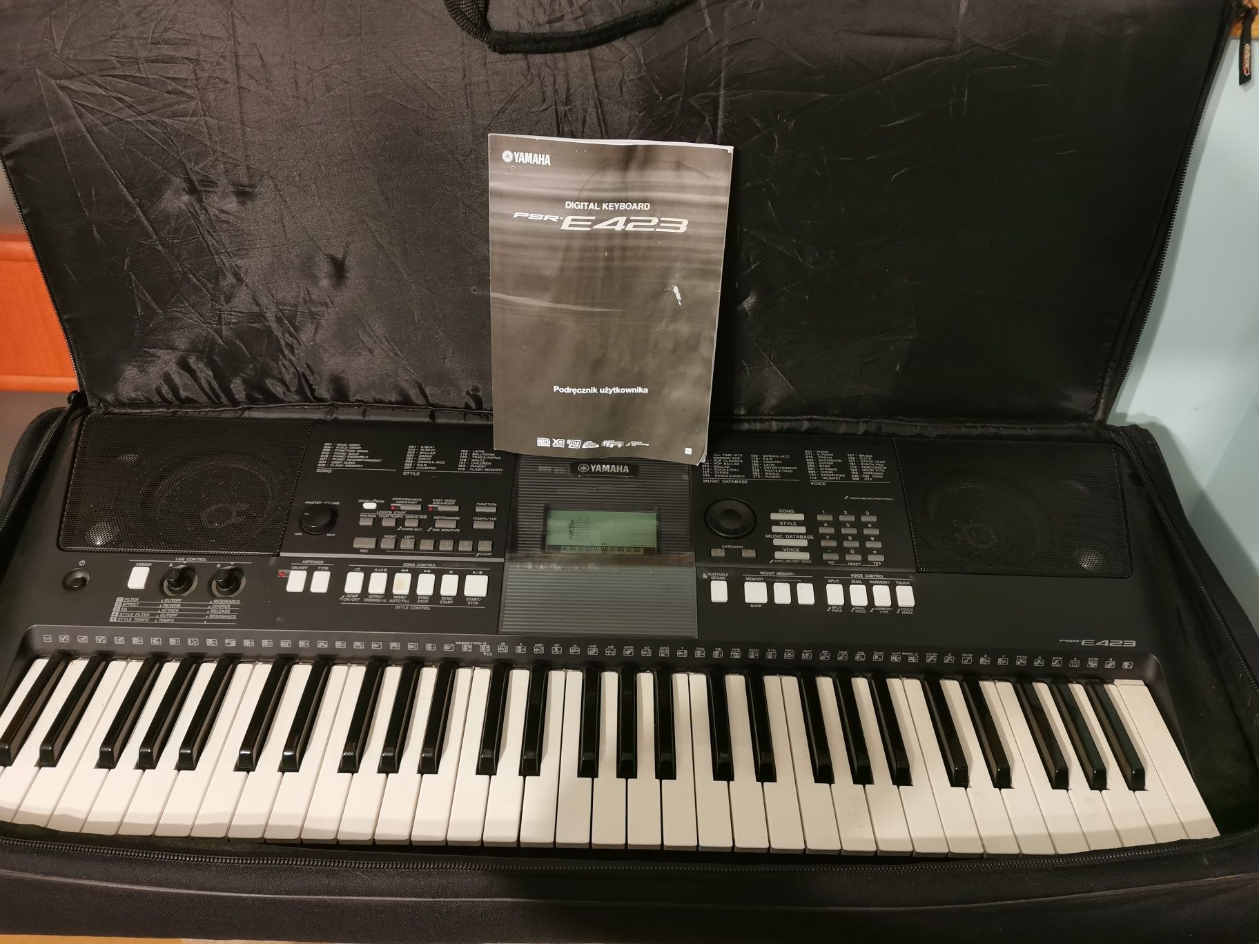 Keyboard Yamaha komplet.