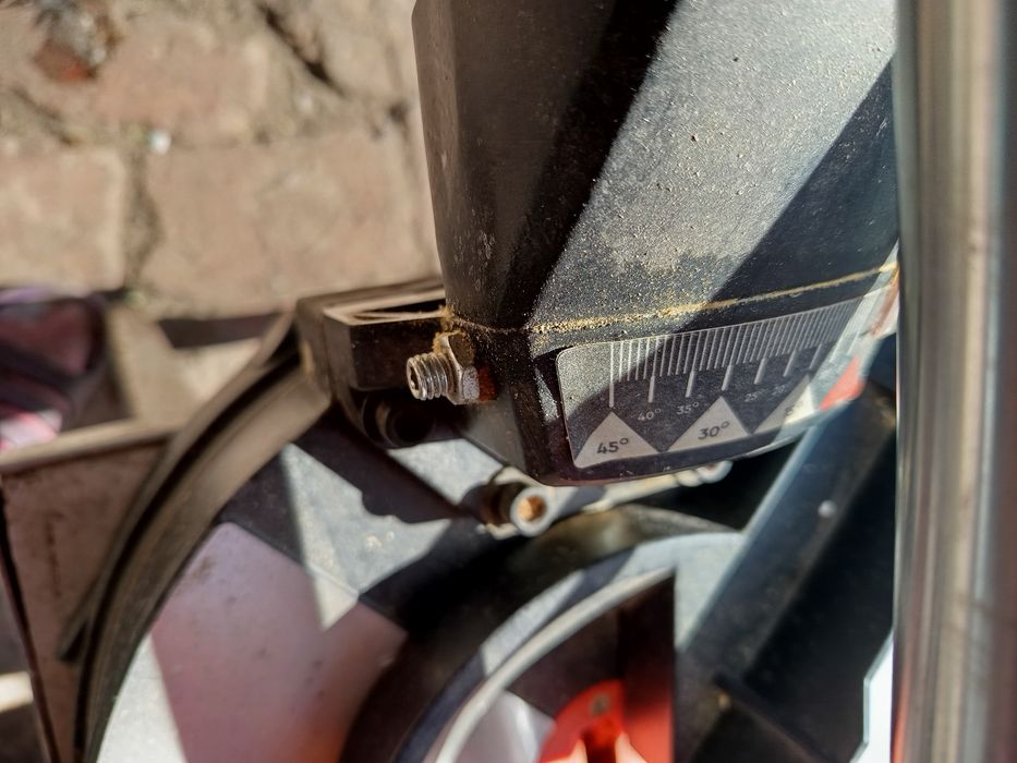 Торцовочная пила Dnipro-M 
Рейтинг